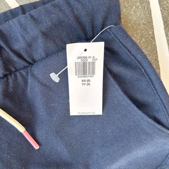 Old Navy girls dolphin shorts. NWT - Picture 2 of 2